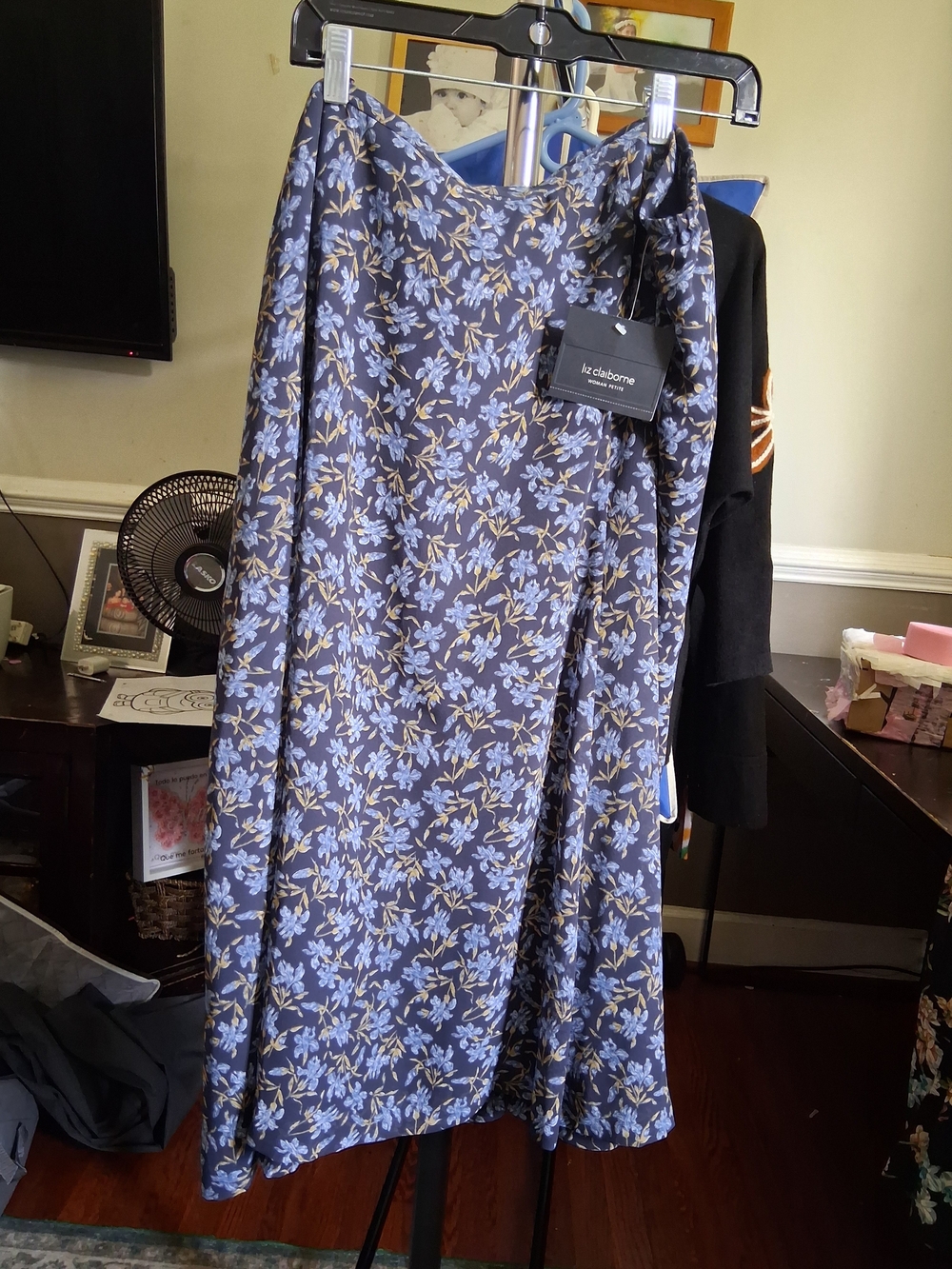 Liz Claiborne Navy and Cream Floral Skirt